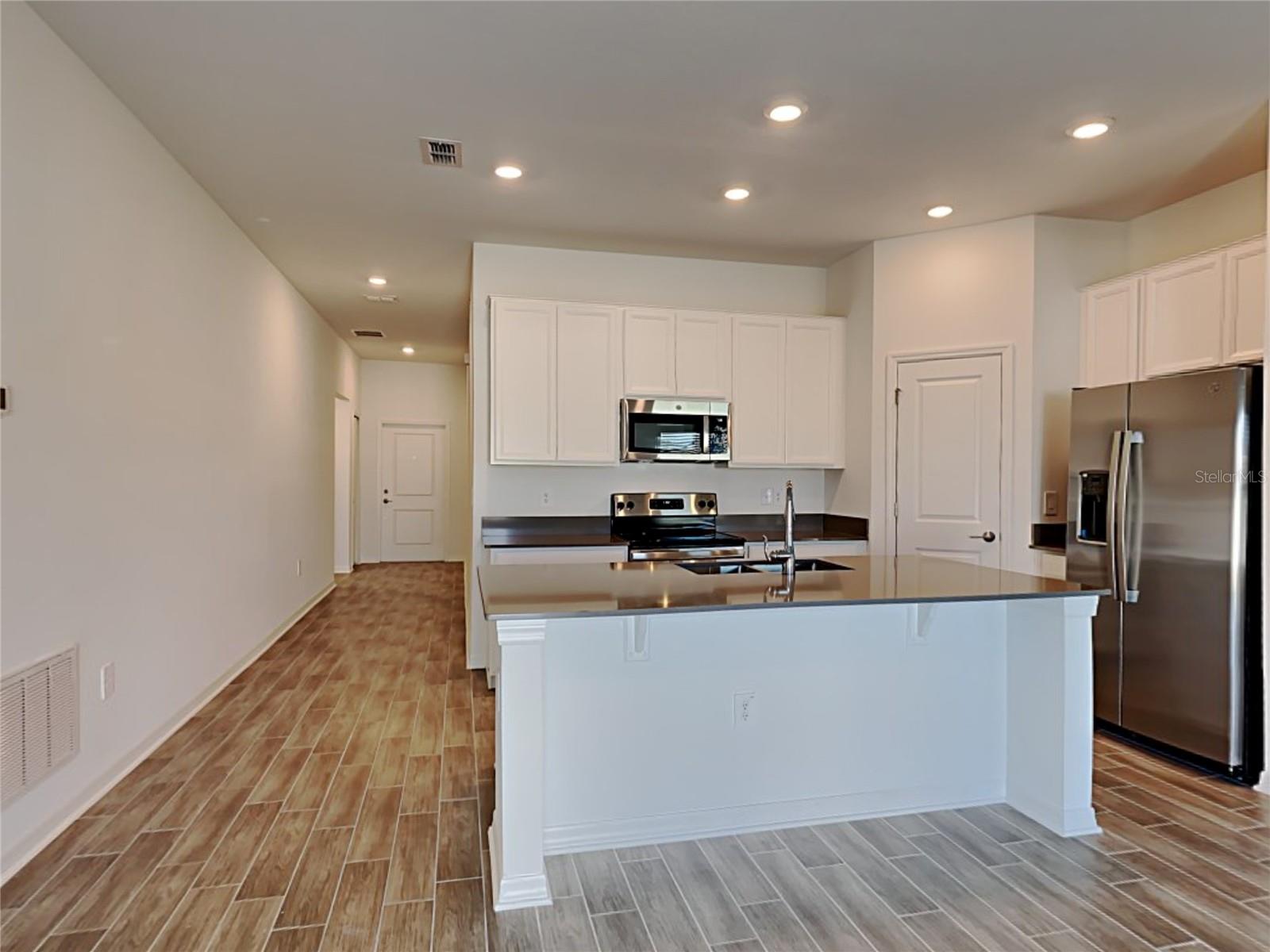 Image 3 of 16 For 755 Staffora Street