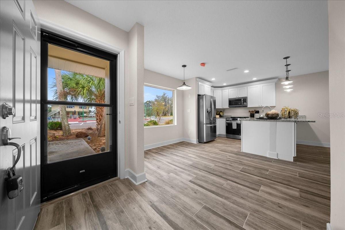 Image 4 of 58 For 11647 Kingfisher Court 11647