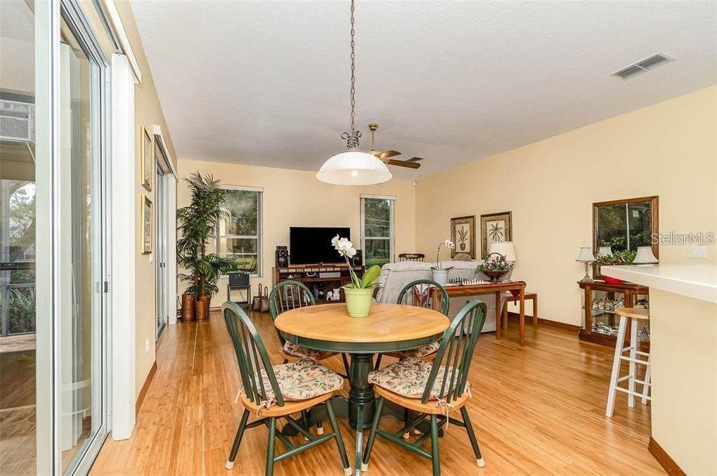 Image 12 of 28 For 10001 Highland Woods Court