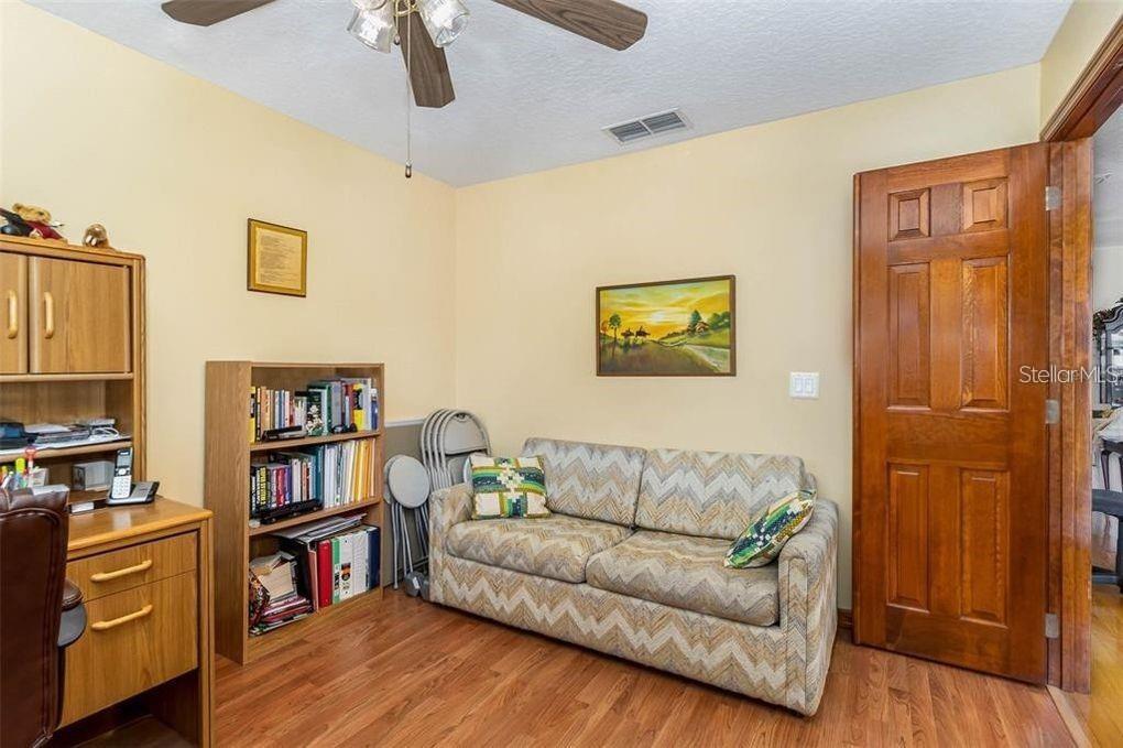 Image 23 of 28 For 10001 Highland Woods Court