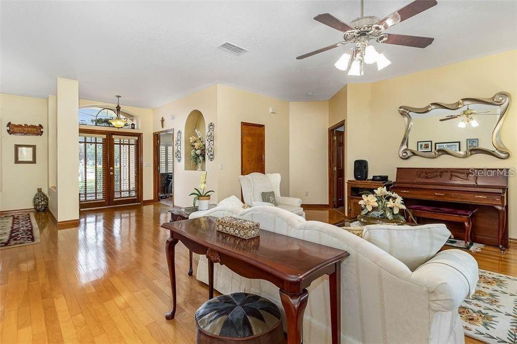 Image 4 of 28 For 10001 Highland Woods Court