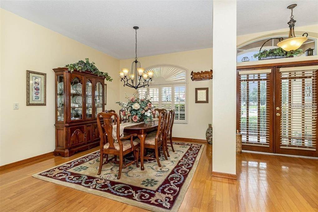 Image 5 of 28 For 10001 Highland Woods Court