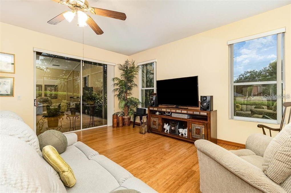 Image 6 of 28 For 10001 Highland Woods Court