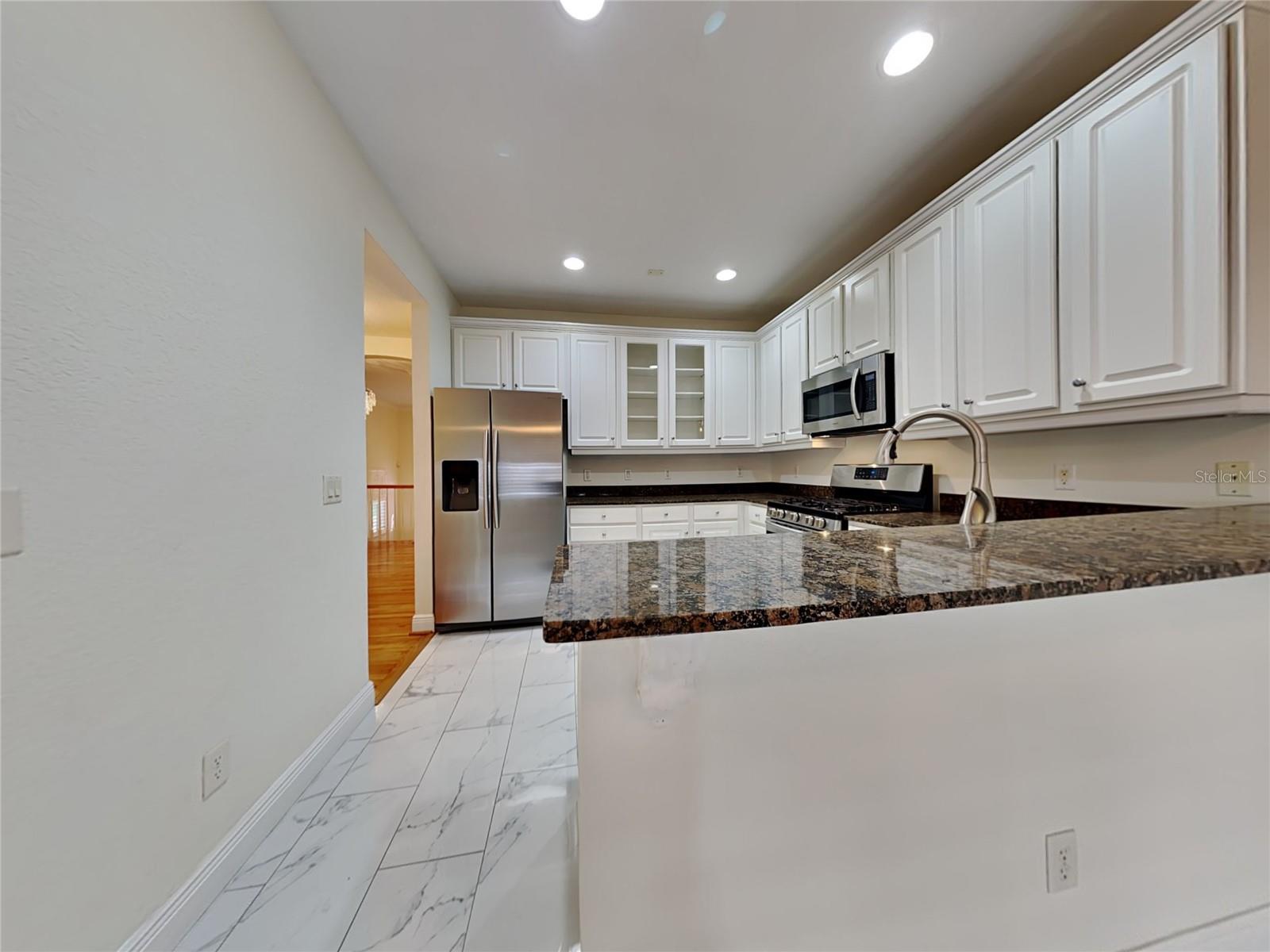 Image 7 of 21 For 3315 De Leon Street 6