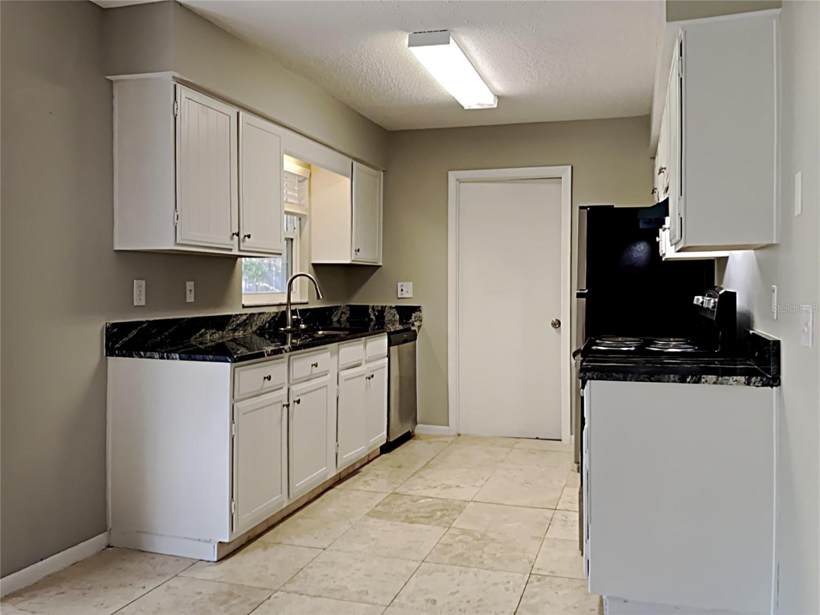 Image 5 of 19 For 2143 Creek Side Drive