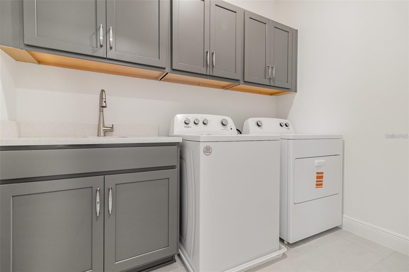 Image 13 of 15 For 16758 Hamlin Vista Alley