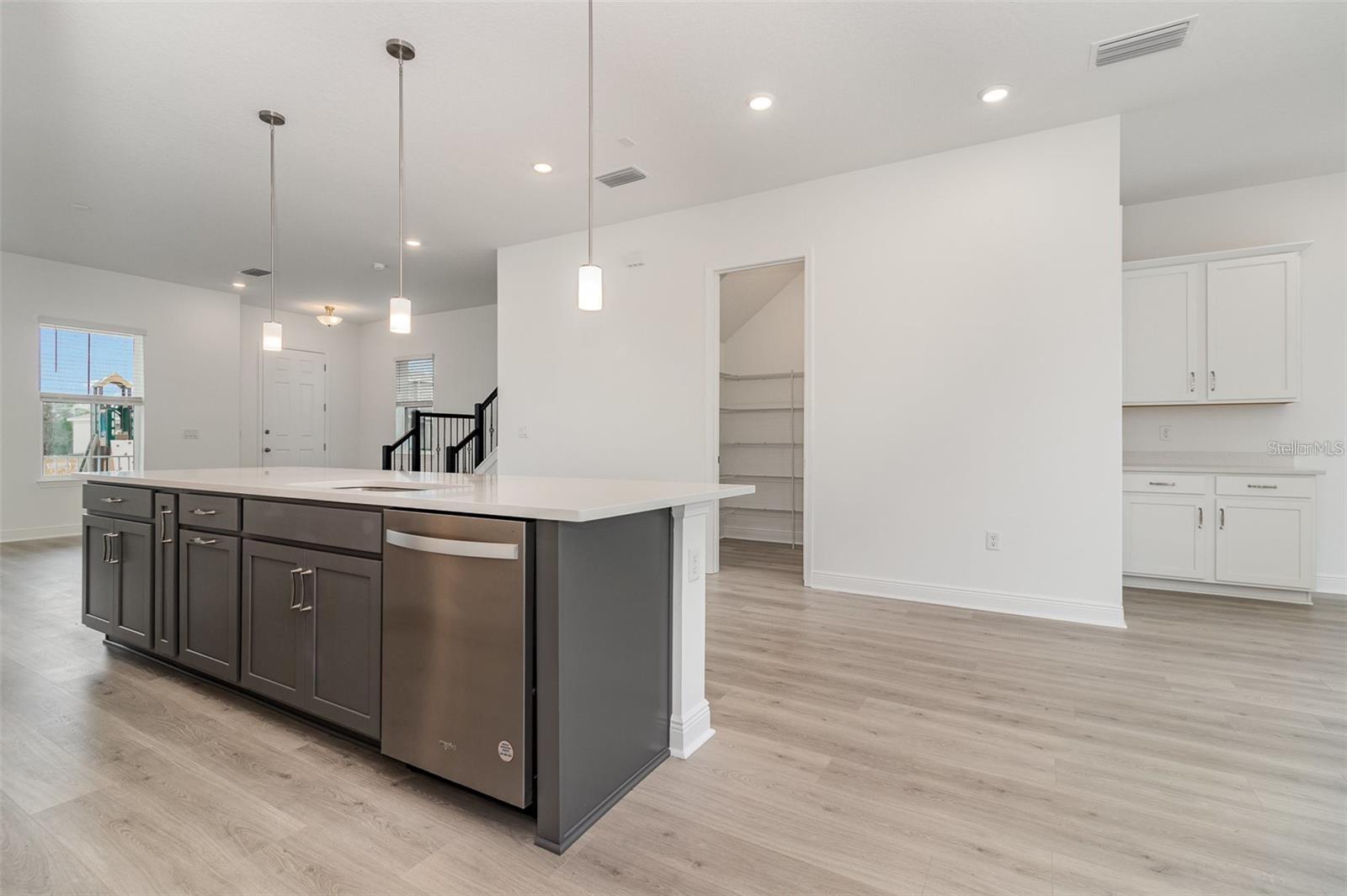 Image 6 of 15 For 16758 Hamlin Vista Alley