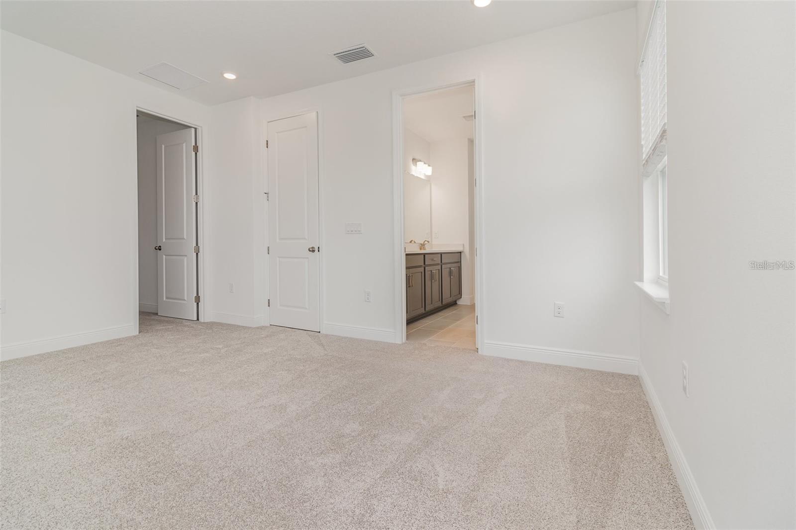 Image 9 of 15 For 16758 Hamlin Vista Alley