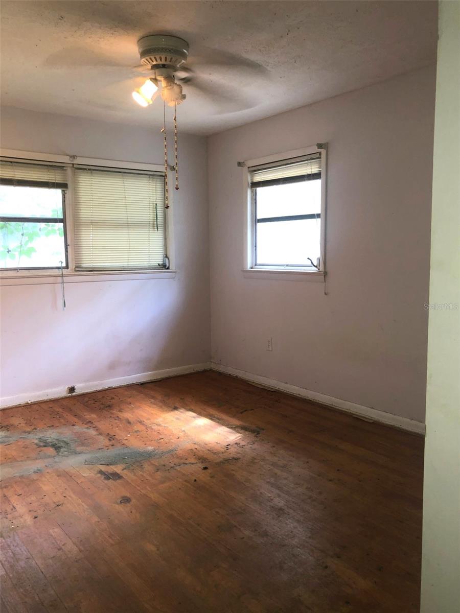 Image 5 of 11 For 2005 Jefferson Avenue