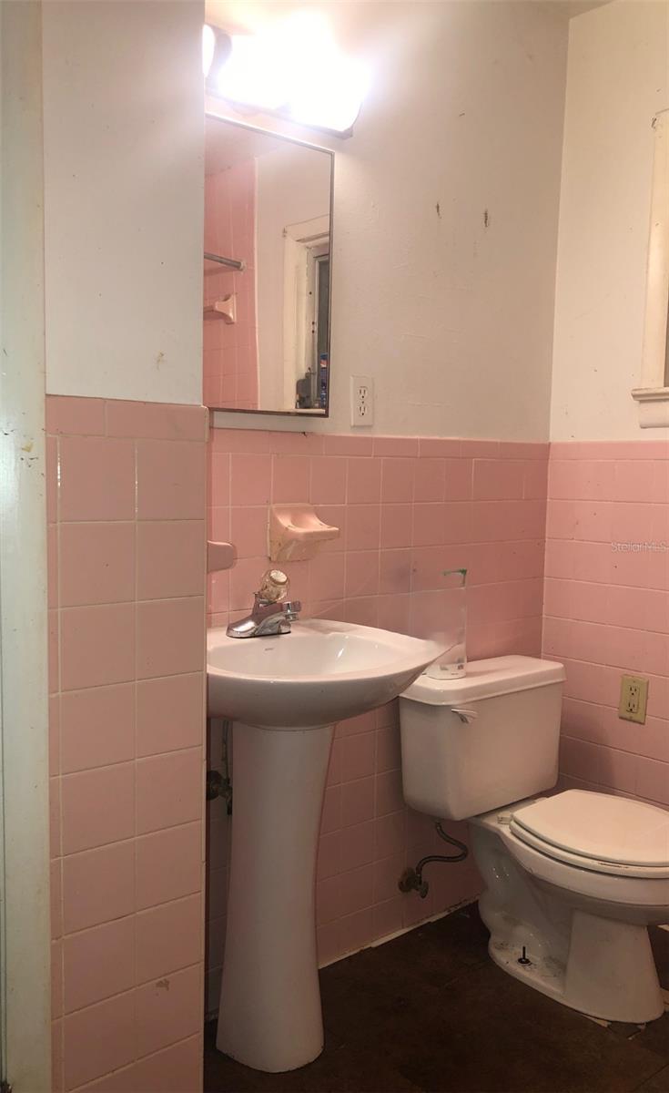 Image 7 of 11 For 2005 Jefferson Avenue