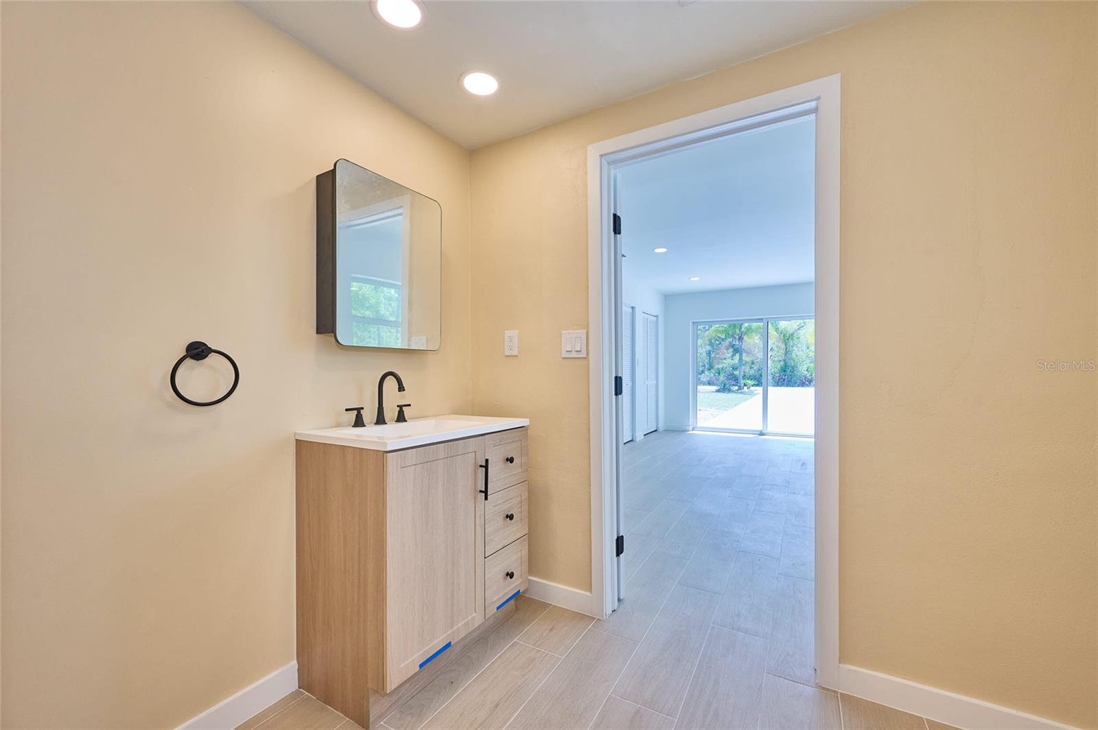 Listing photo id 18 for 3500 Orchid Drive