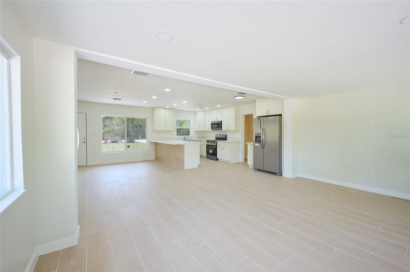 Listing photo id 27 for 3500 Orchid Drive