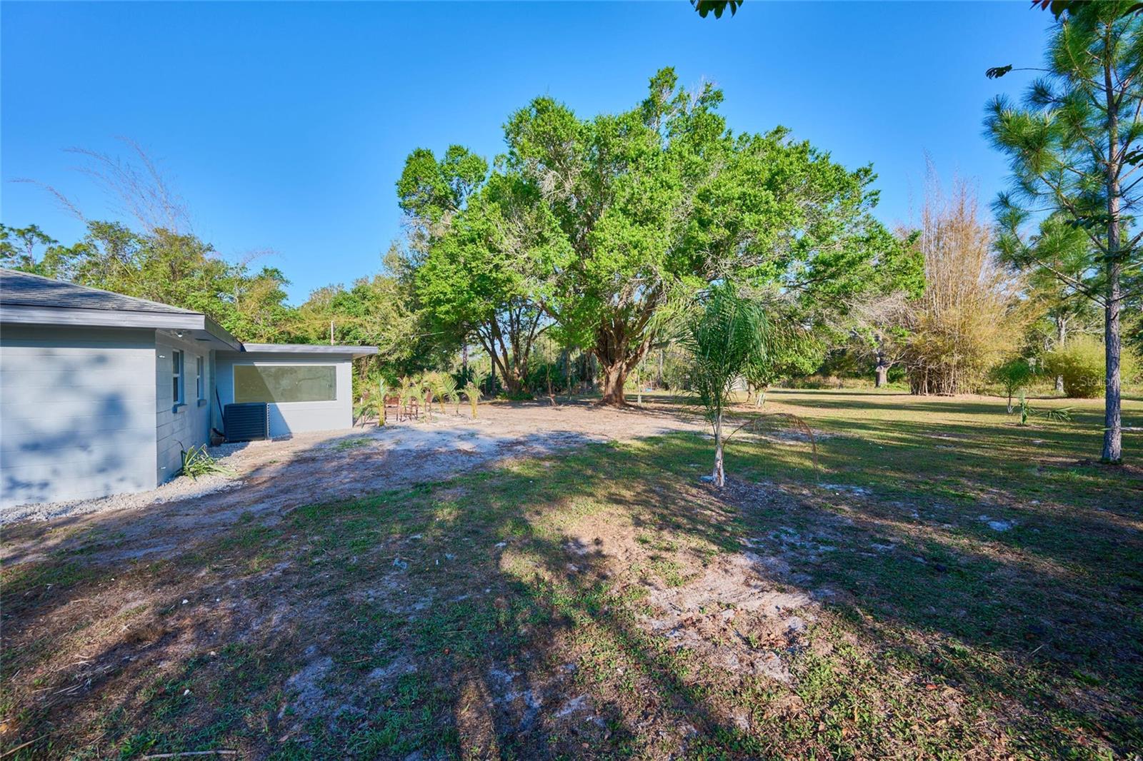 Listing photo id 3 for 3500 Orchid Drive