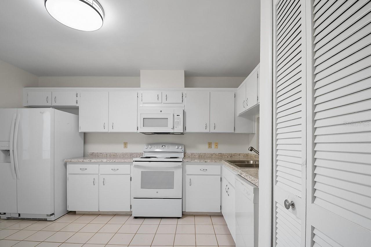 Image 3 of 32 For 4 Escondido Circle 27