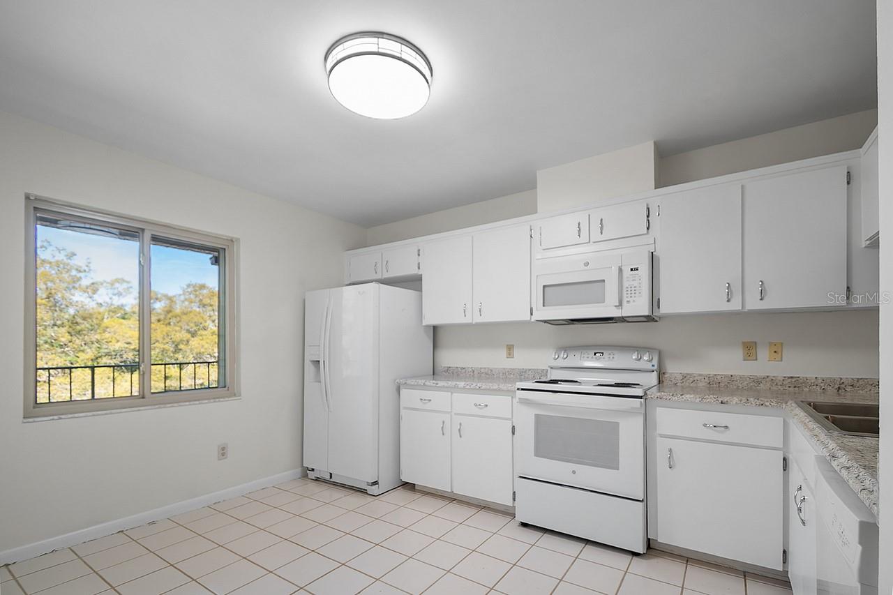 Image 4 of 32 For 4 Escondido Circle 27