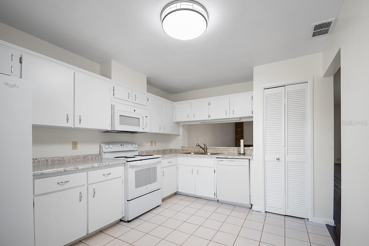 Image 5 of 32 For 4 Escondido Circle 27