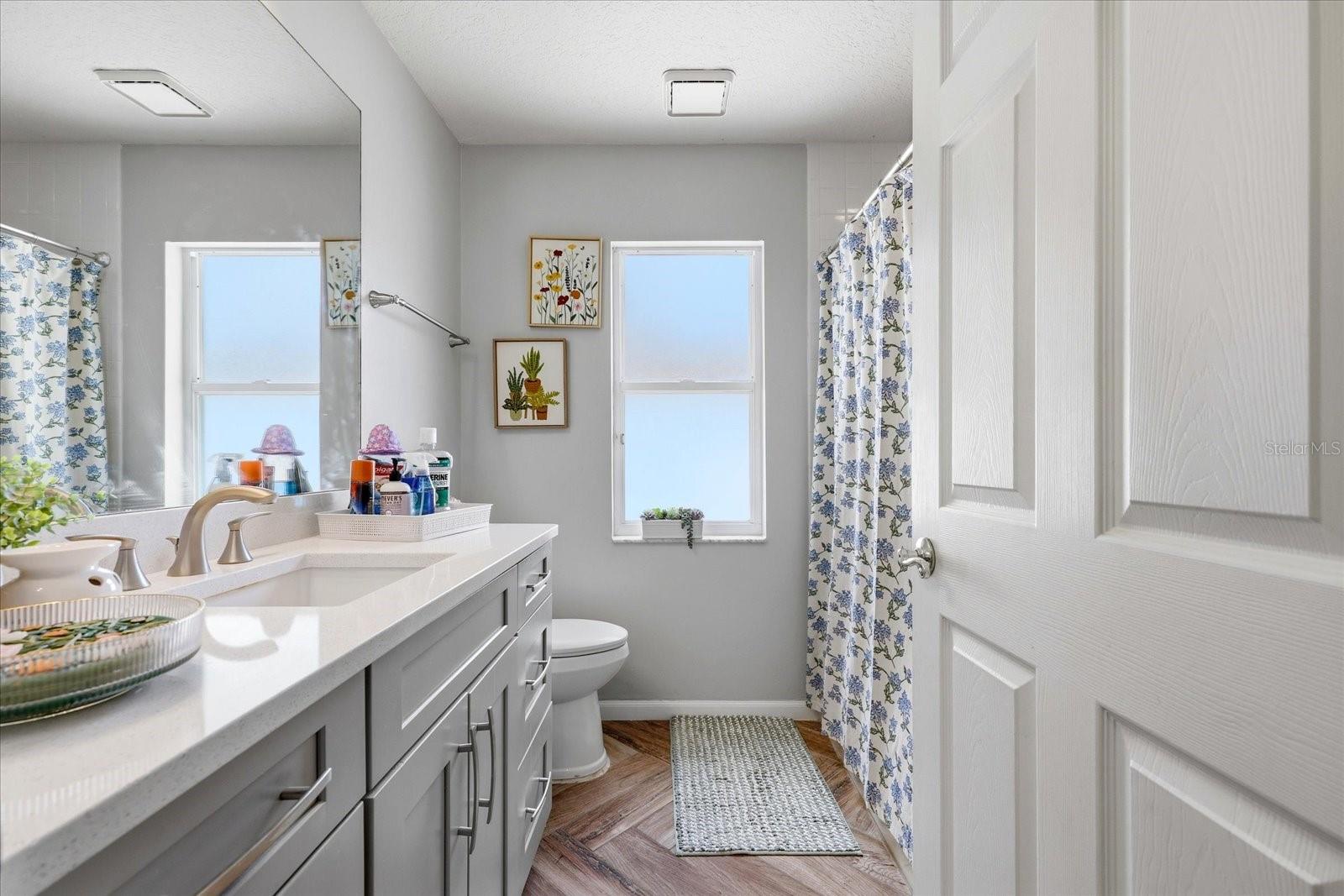 Image 17 of 33 For 224 Bryan Oak Avenue