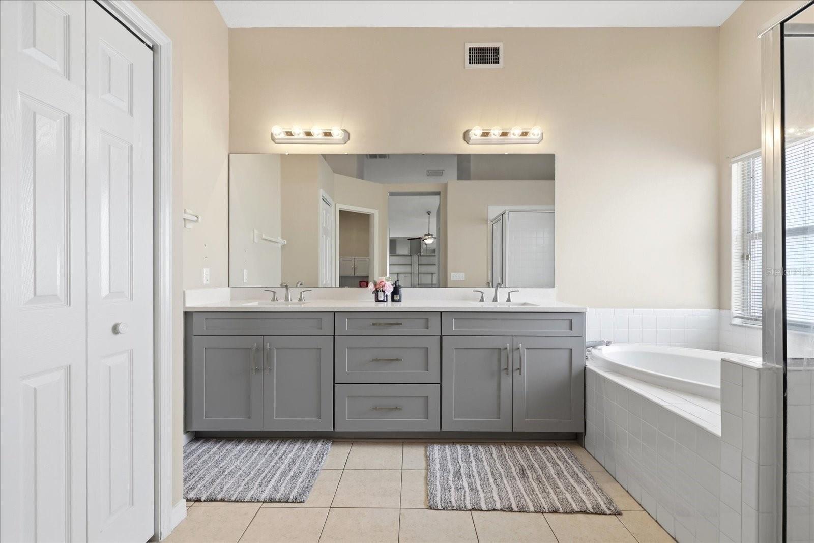 Image 23 of 33 For 224 Bryan Oak Avenue