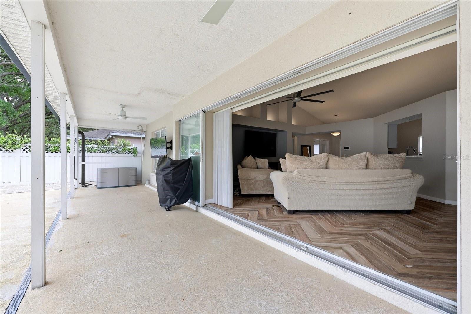 Image 27 of 33 For 224 Bryan Oak Avenue