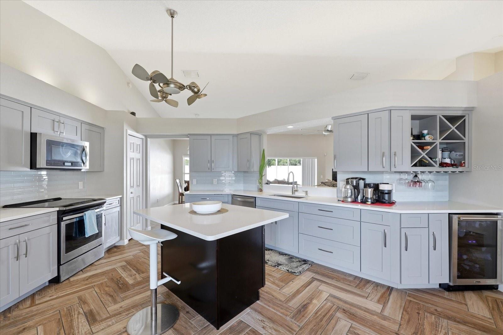 Image 8 of 33 For 224 Bryan Oak Avenue