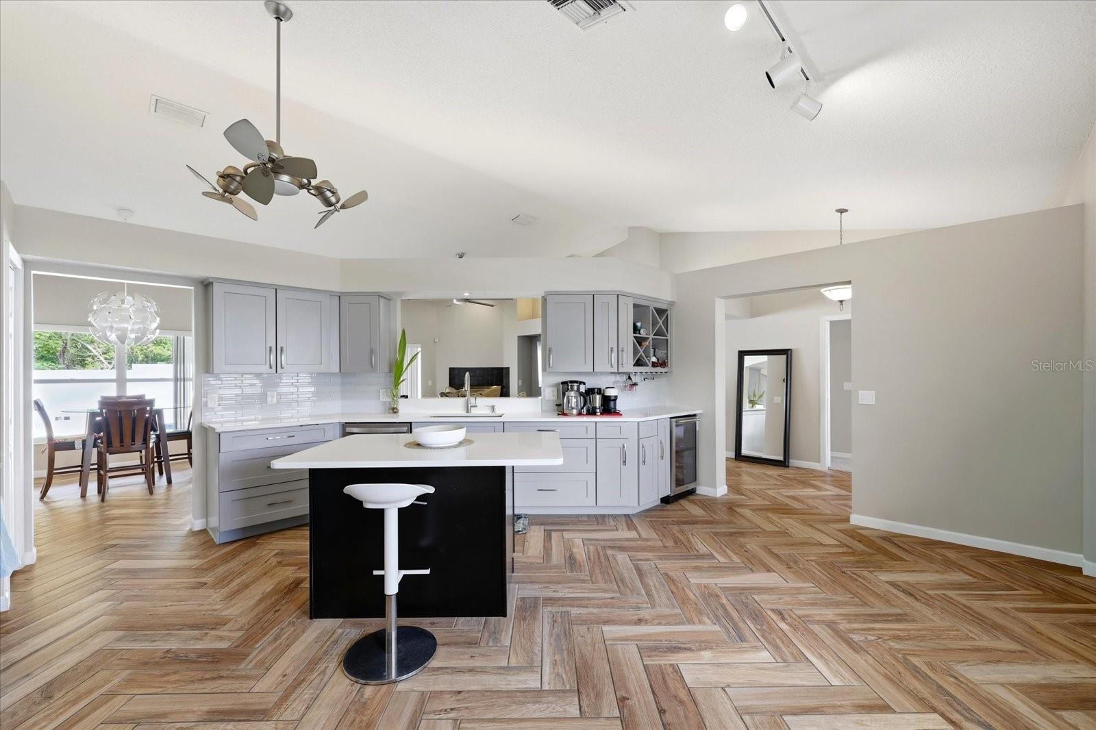 Image 9 of 33 For 224 Bryan Oak Avenue