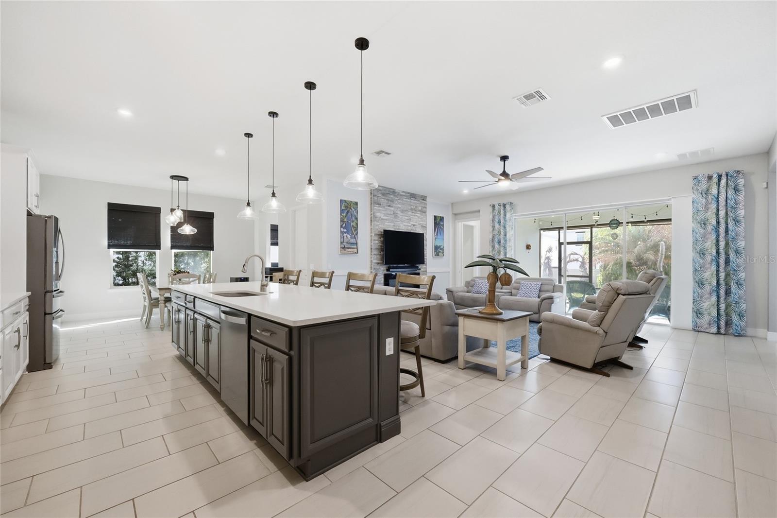 Image 11 of 49 For 1646 Holcomb Creek Street