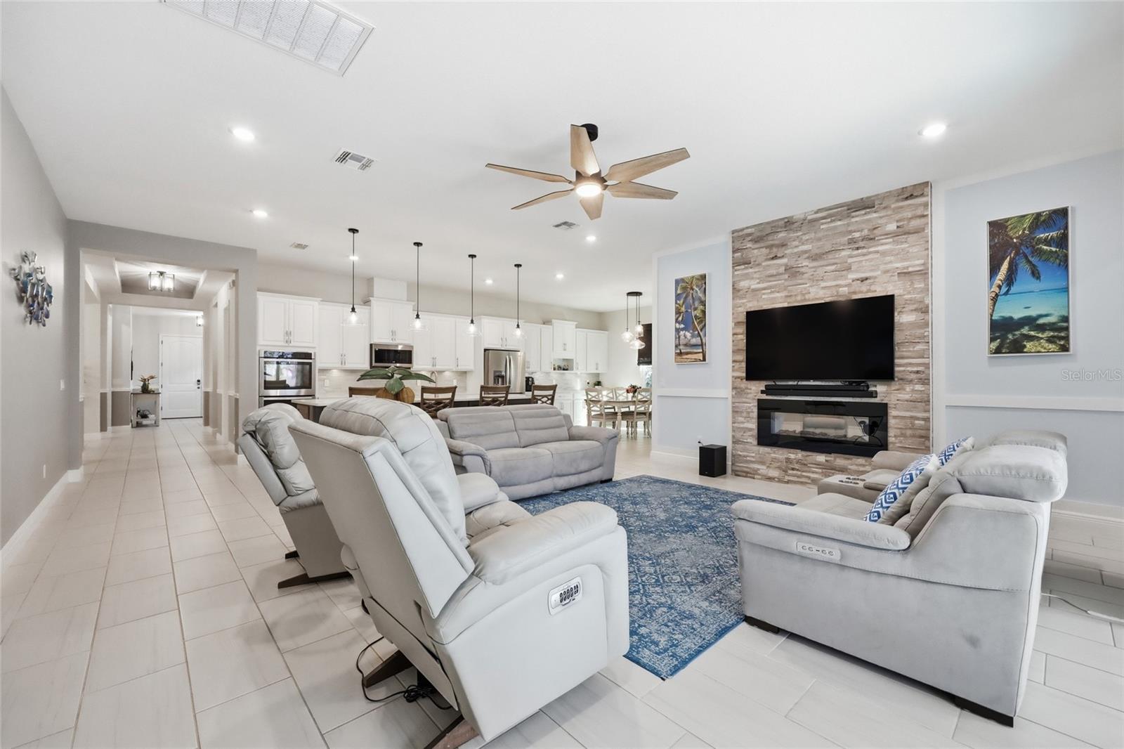 Image 18 of 49 For 1646 Holcomb Creek Street