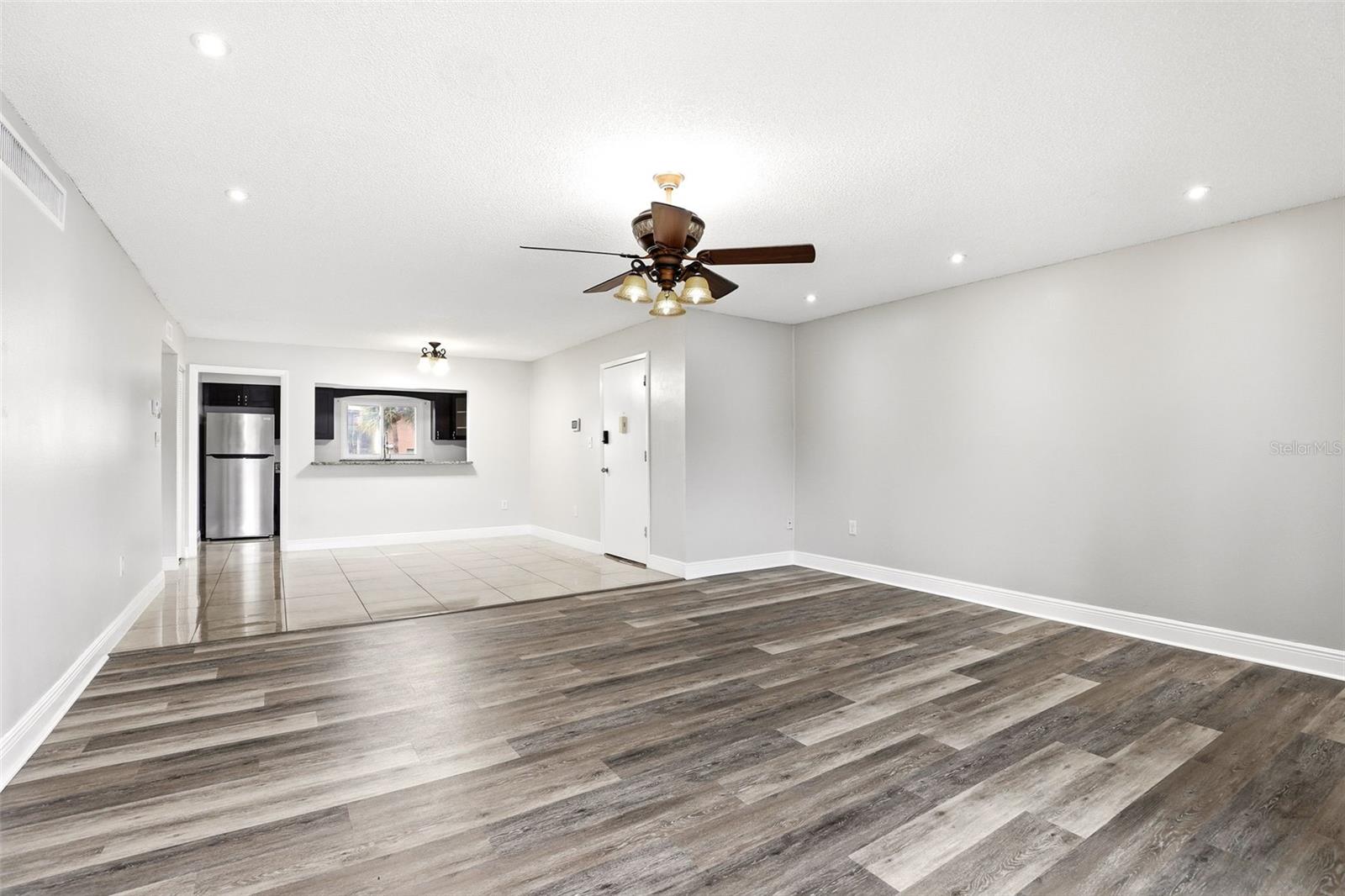 Image 10 of 38 For 626 Orange Drive 243