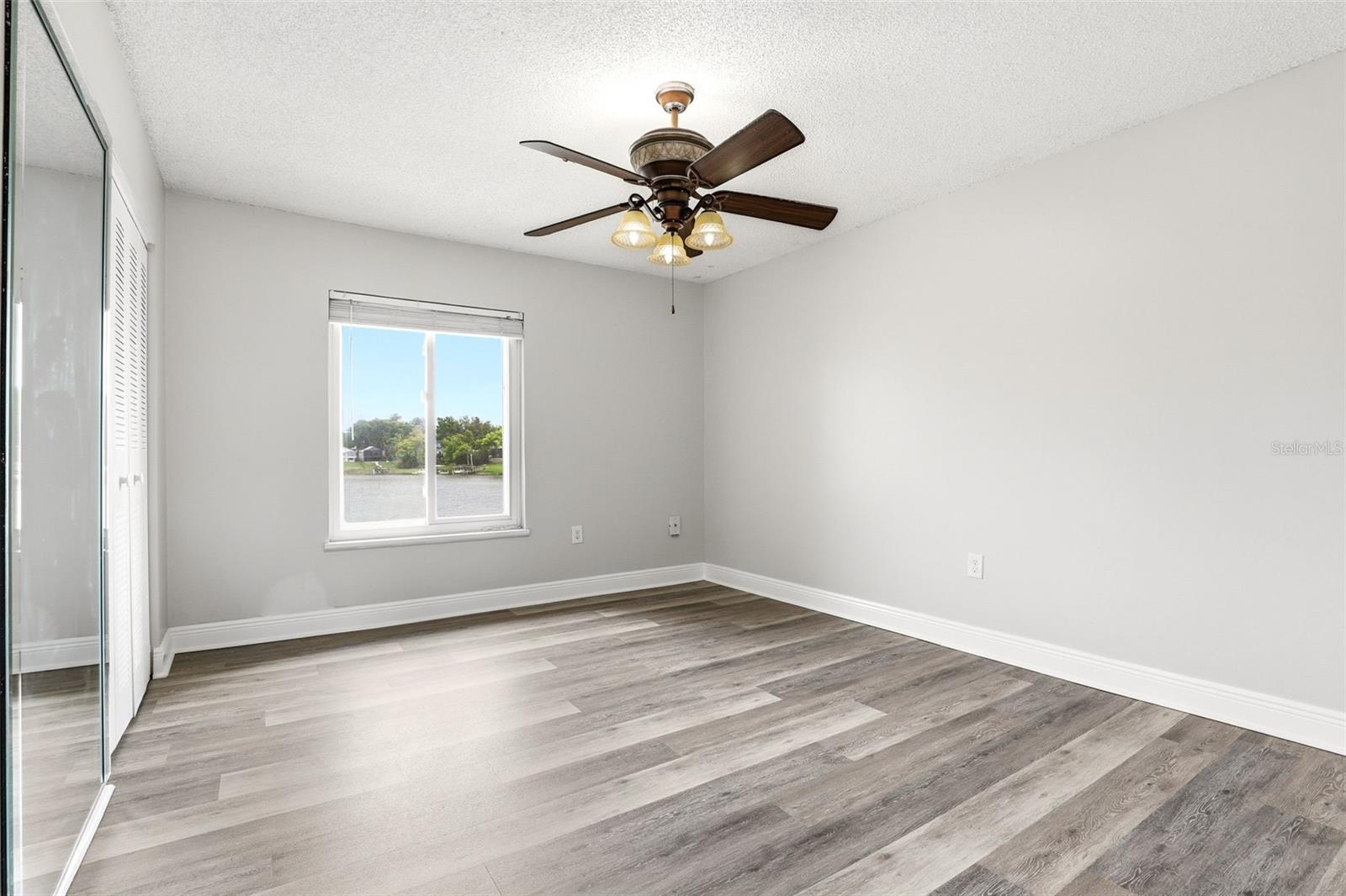 Image 19 of 38 For 626 Orange Drive 243