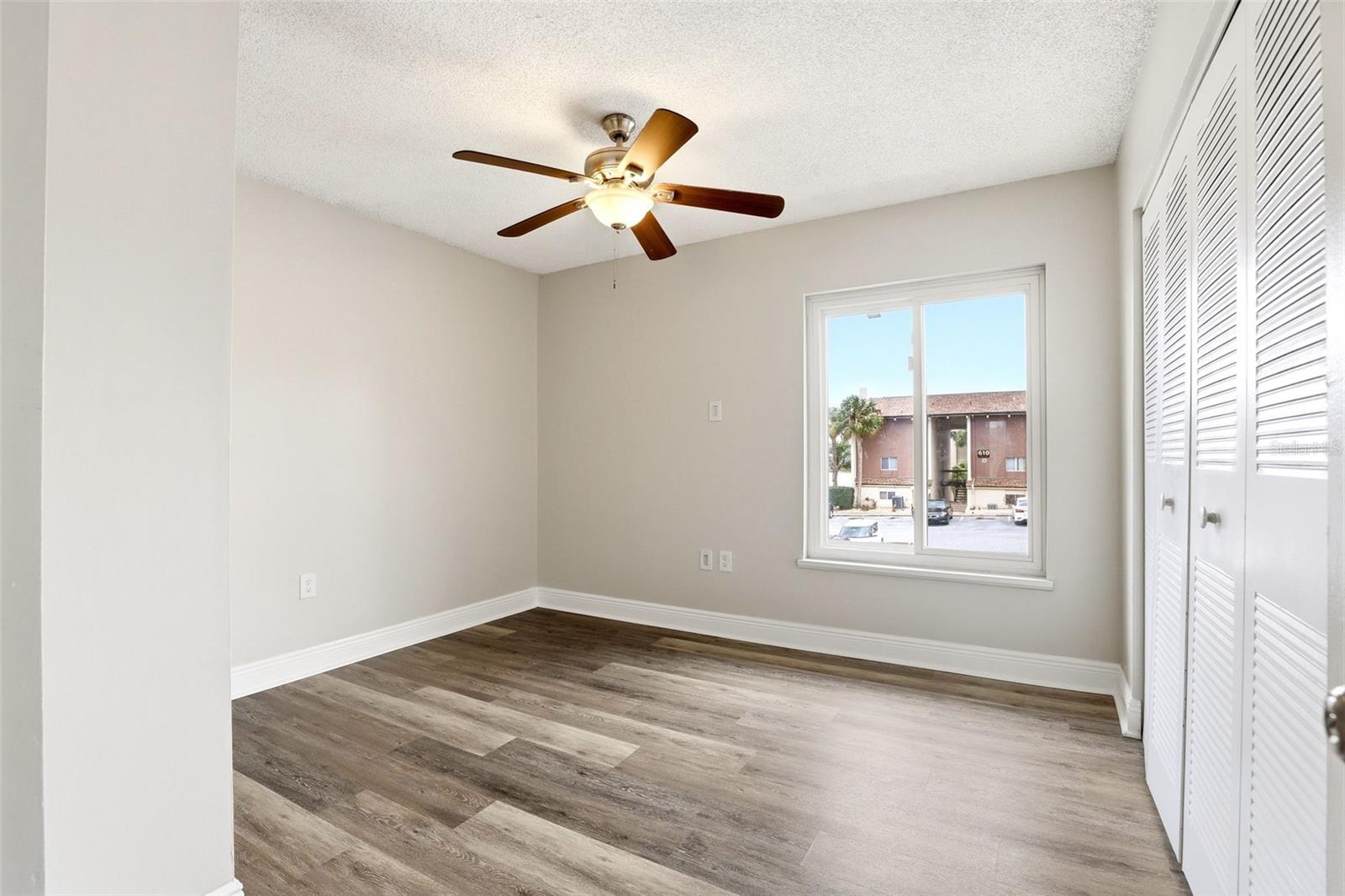 Image 21 of 38 For 626 Orange Drive 243