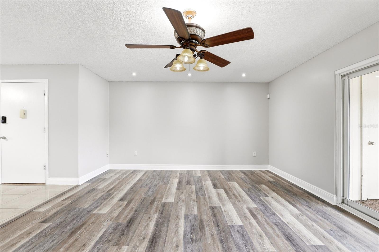 Image 7 of 38 For 626 Orange Drive 243