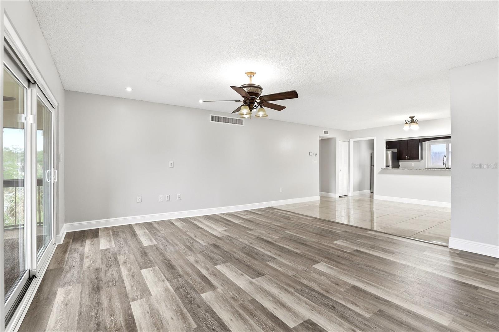 Image 8 of 38 For 626 Orange Drive 243