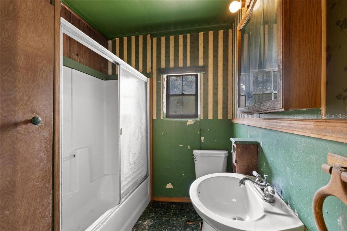 Image 19 of 41 For 6950 Highway 41