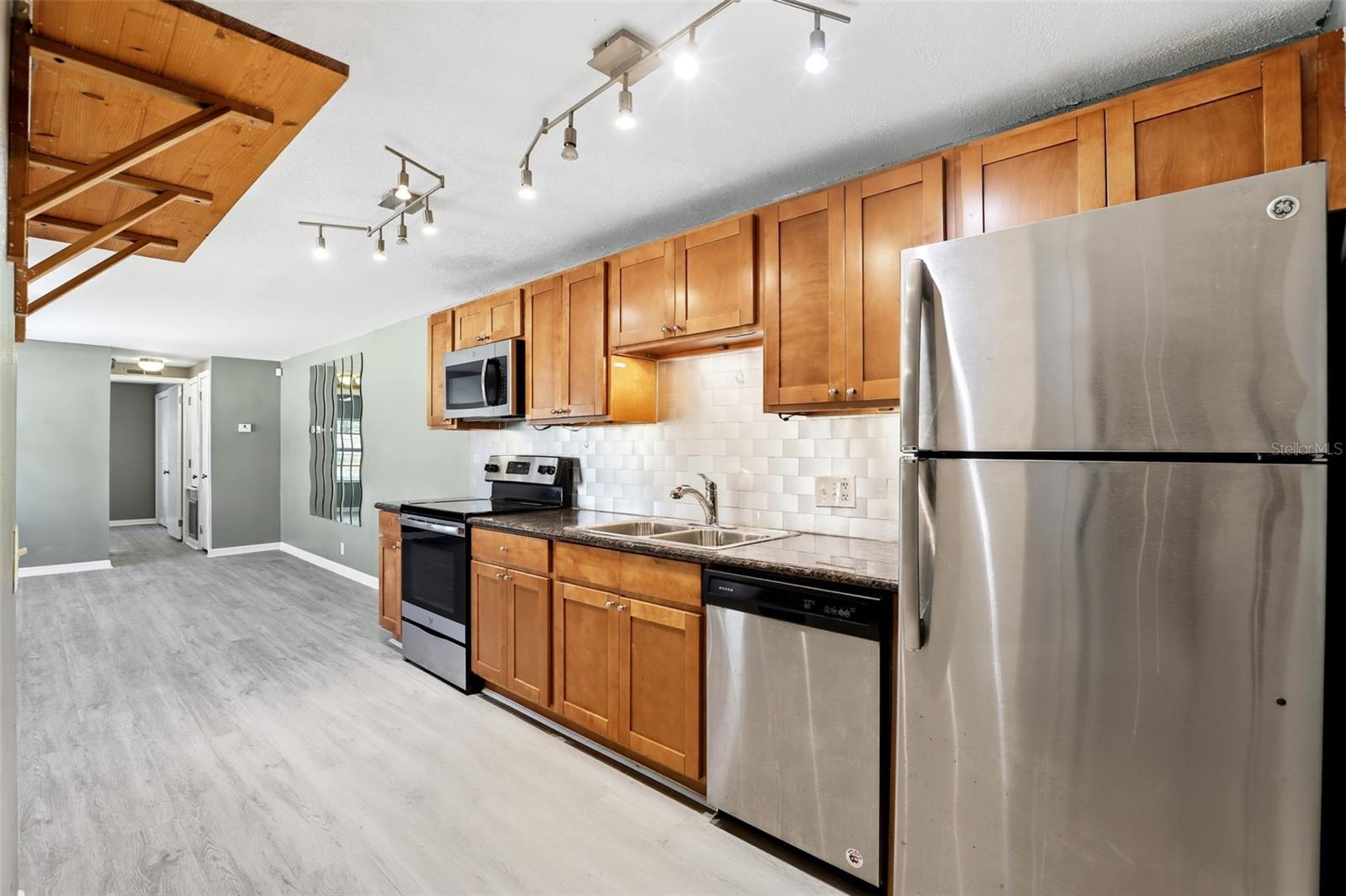 Image 11 of 20 For 344 Eron Way 12