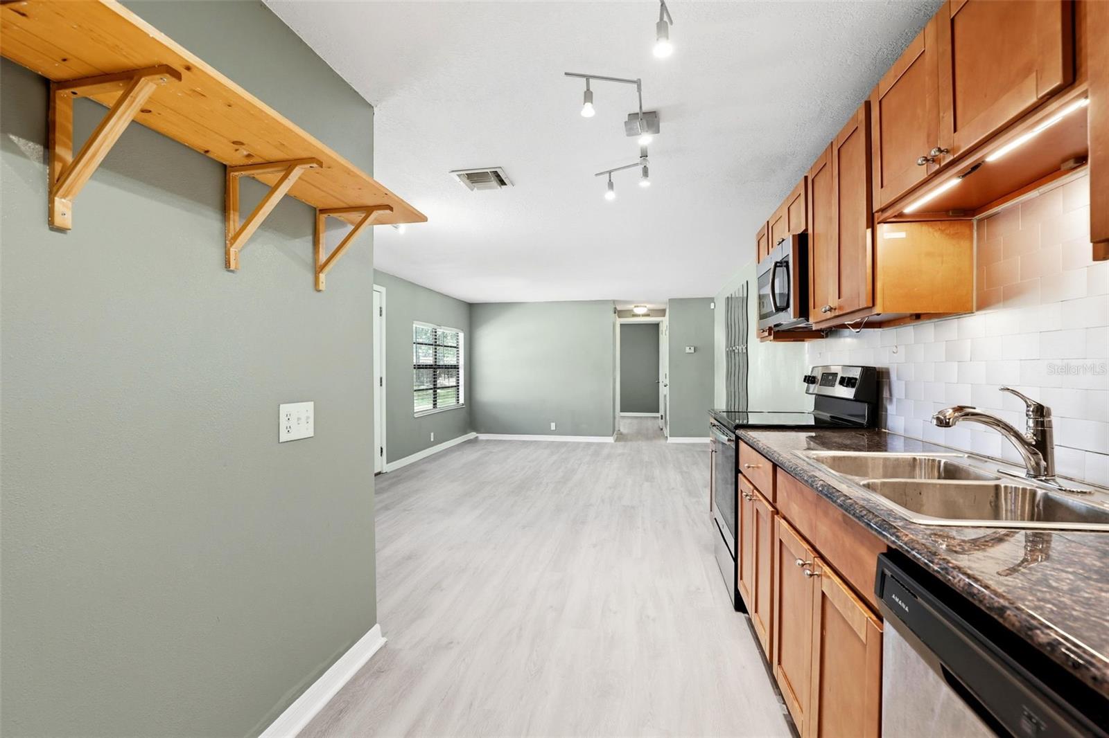 Image 12 of 20 For 344 Eron Way 12