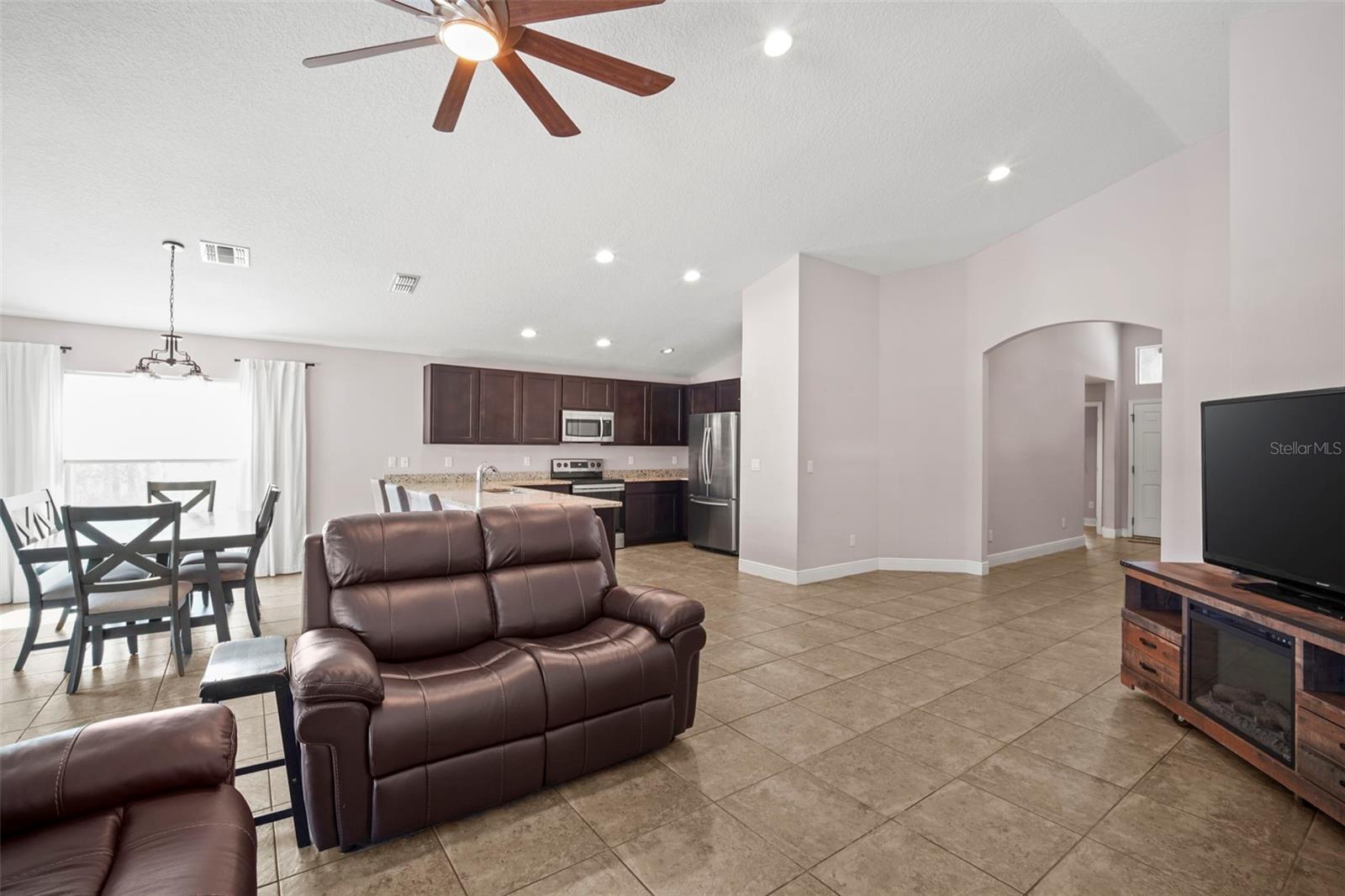 Image 12 of 58 For 20347 Starry Street