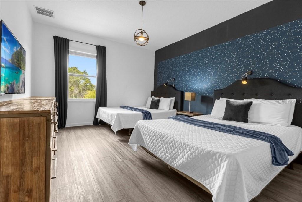 Image 15 of 37 For 5220 Oakbourne Avenue