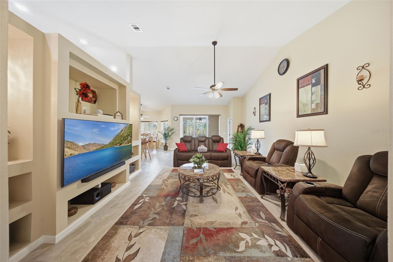 Image 17 of 49 For 118 Brookshire Court