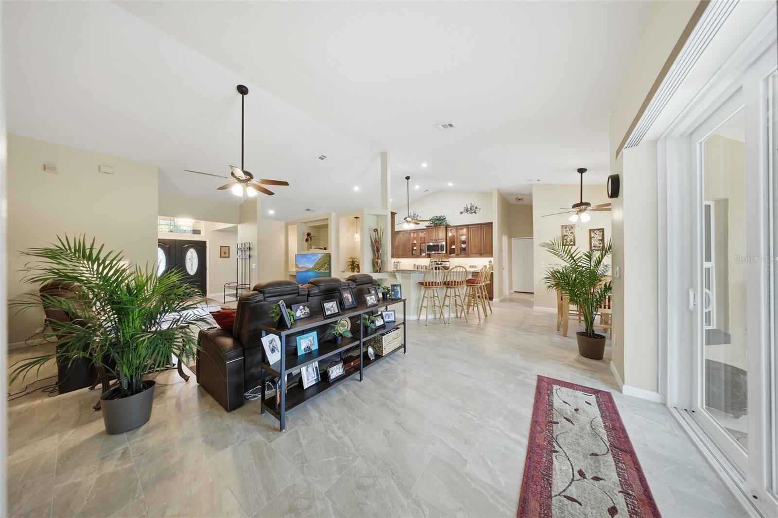 Image 18 of 49 For 118 Brookshire Court