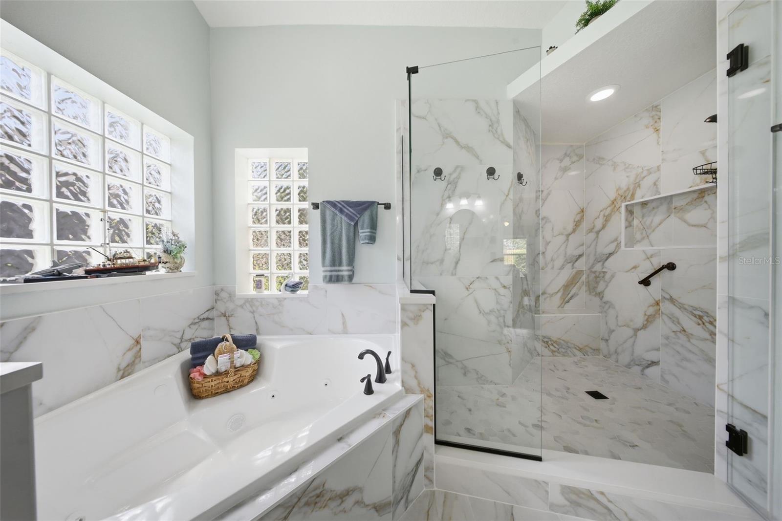 Image 23 of 49 For 118 Brookshire Court