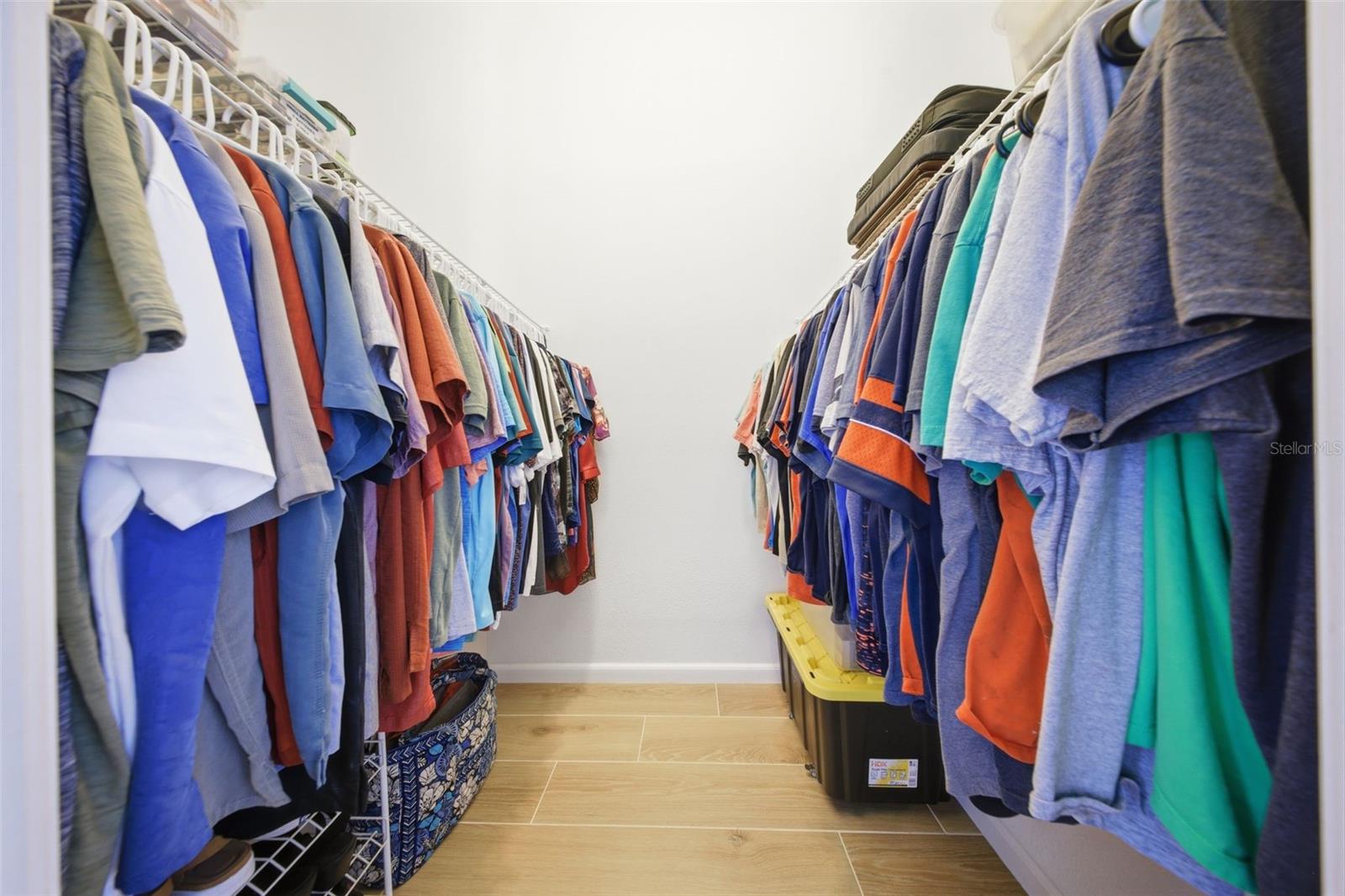 Image 25 of 49 For 118 Brookshire Court