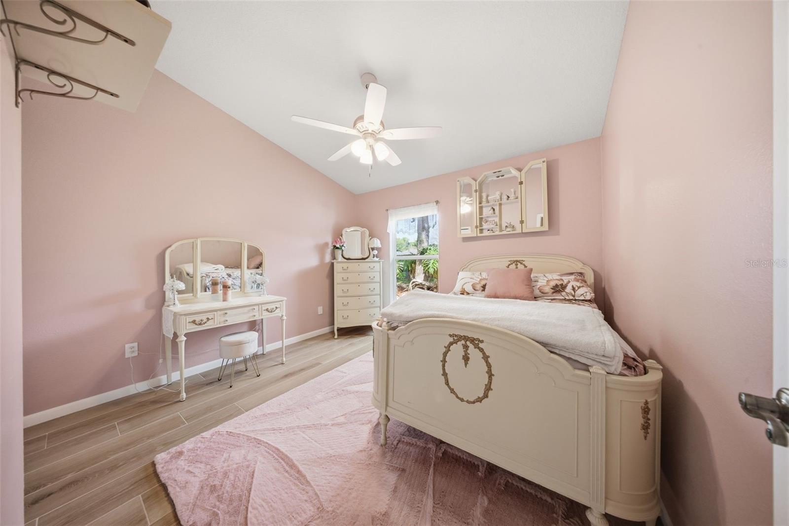 Image 28 of 49 For 118 Brookshire Court