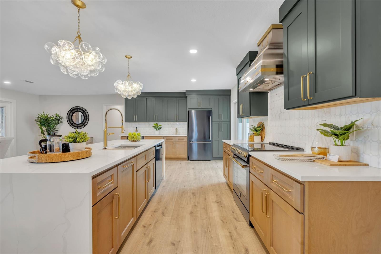 Image 17 of 35 For 350 Cornwall Rd