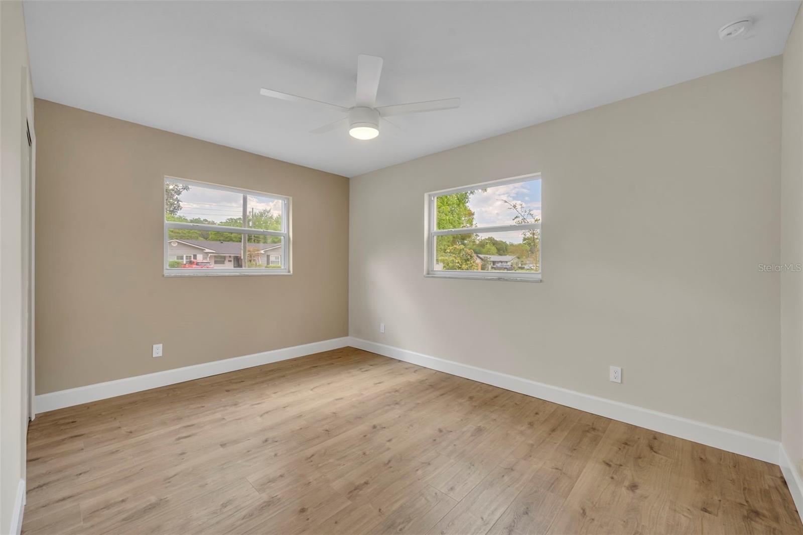 Image 30 of 35 For 350 Cornwall Rd