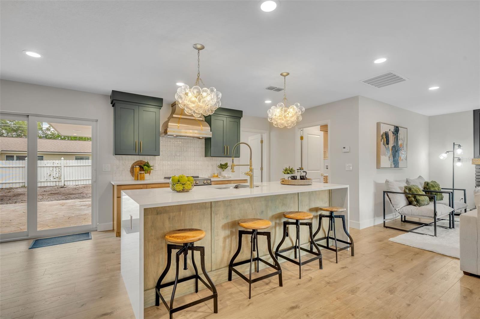 Image 9 of 35 For 350 Cornwall Rd