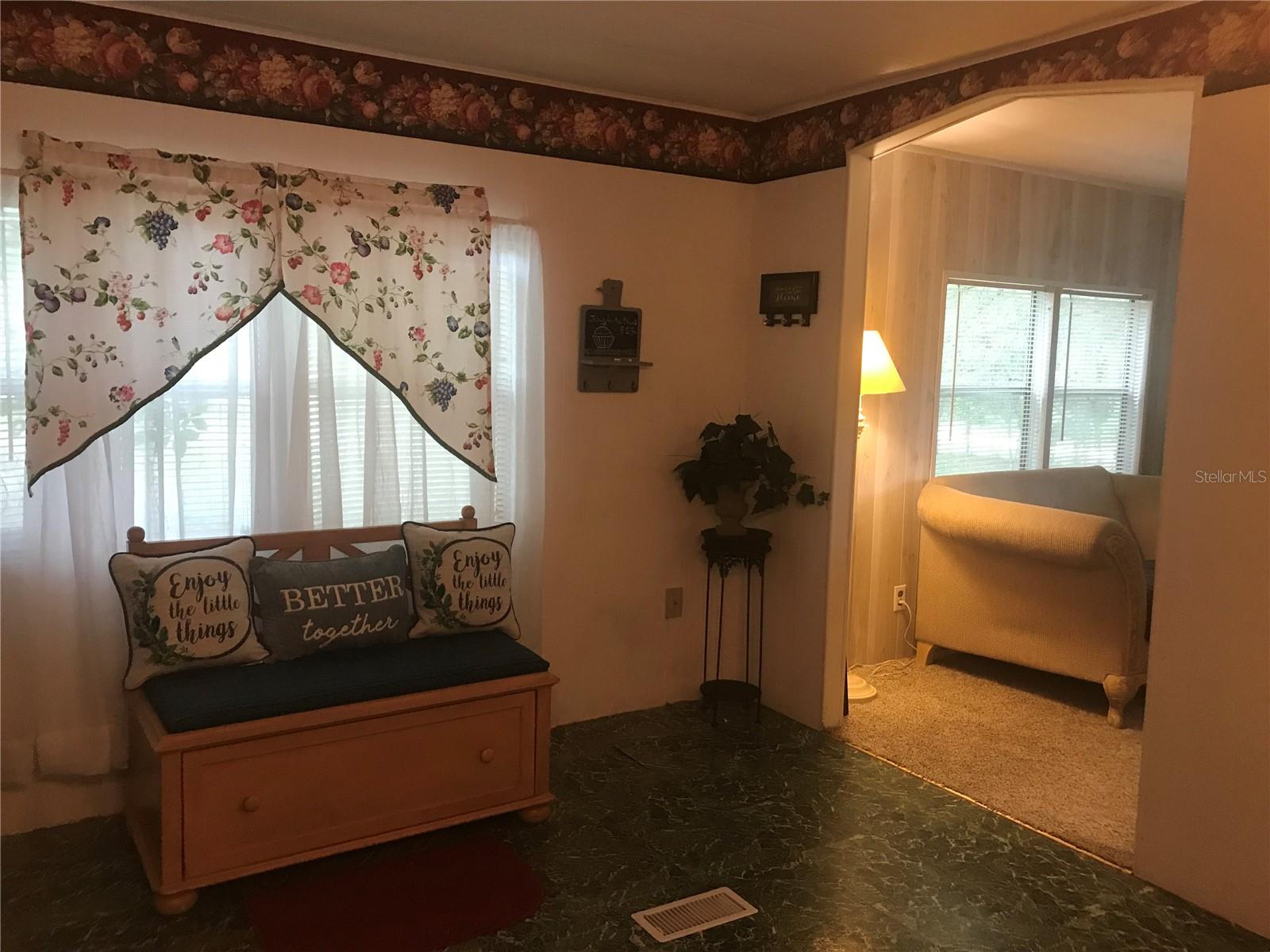 Image 9 of 44 For 118 Millcreek Drive