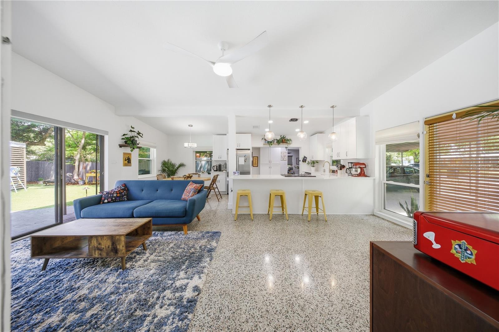 Listing photo id 9 for 1306 Ceylon Drive