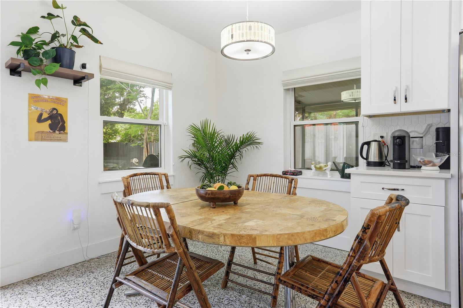 Listing photo id 13 for 1306 Ceylon Drive