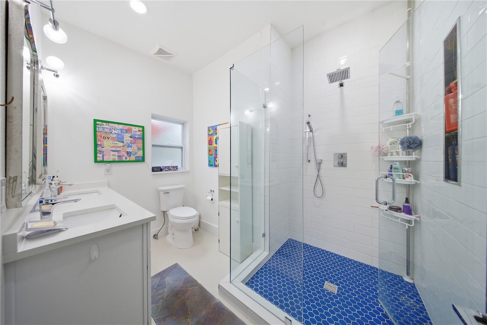 Listing photo id 17 for 1306 Ceylon Drive