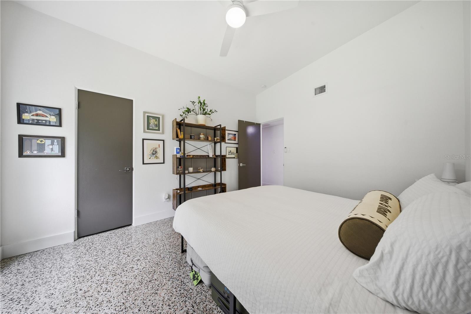 Listing photo id 21 for 1306 Ceylon Drive